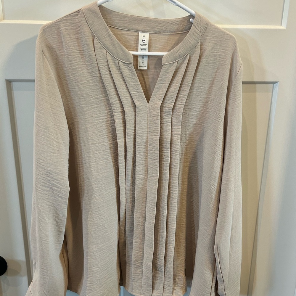 Elegant Cream Pleated Women's Top